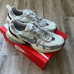Nike V2K Run Shoe